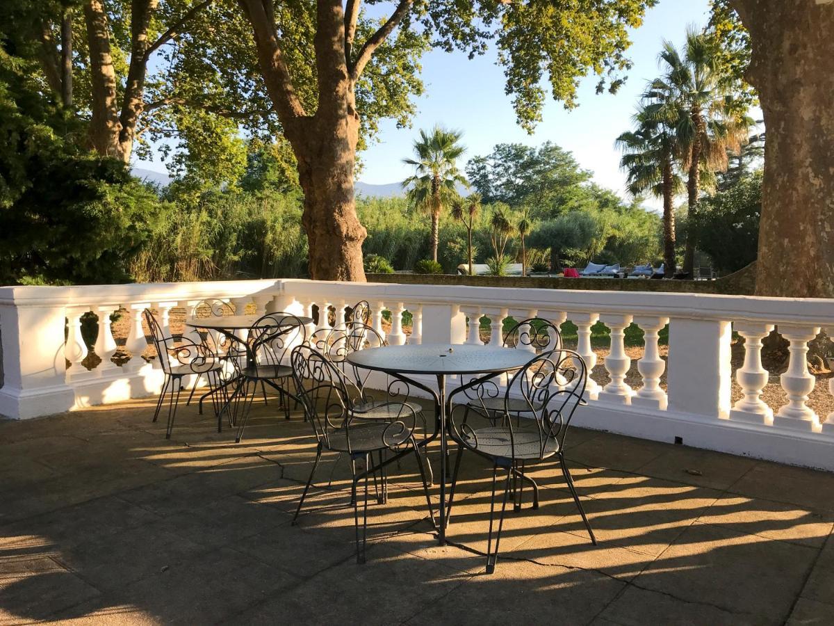Domaine Castell De Bles Bed & Breakfast Saint-Génis Exterior photo