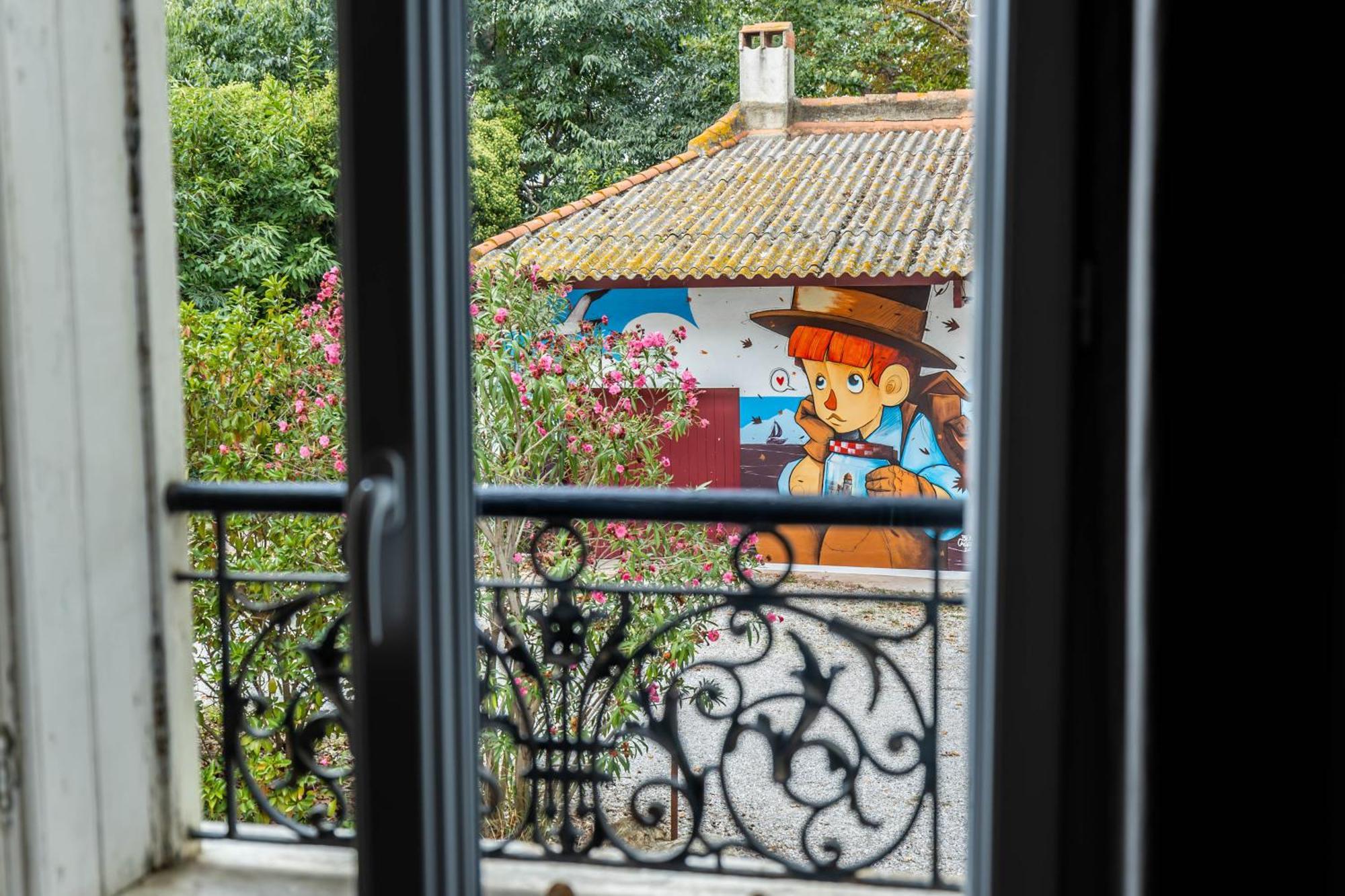 Domaine Castell De Bles Bed & Breakfast Saint-Génis Exterior photo