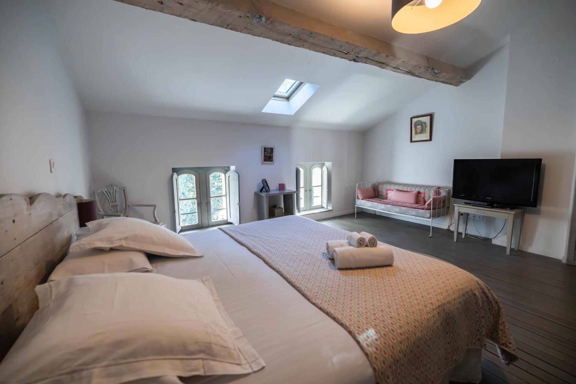 Domaine Castell De Bles Bed & Breakfast Saint-Génis Room photo