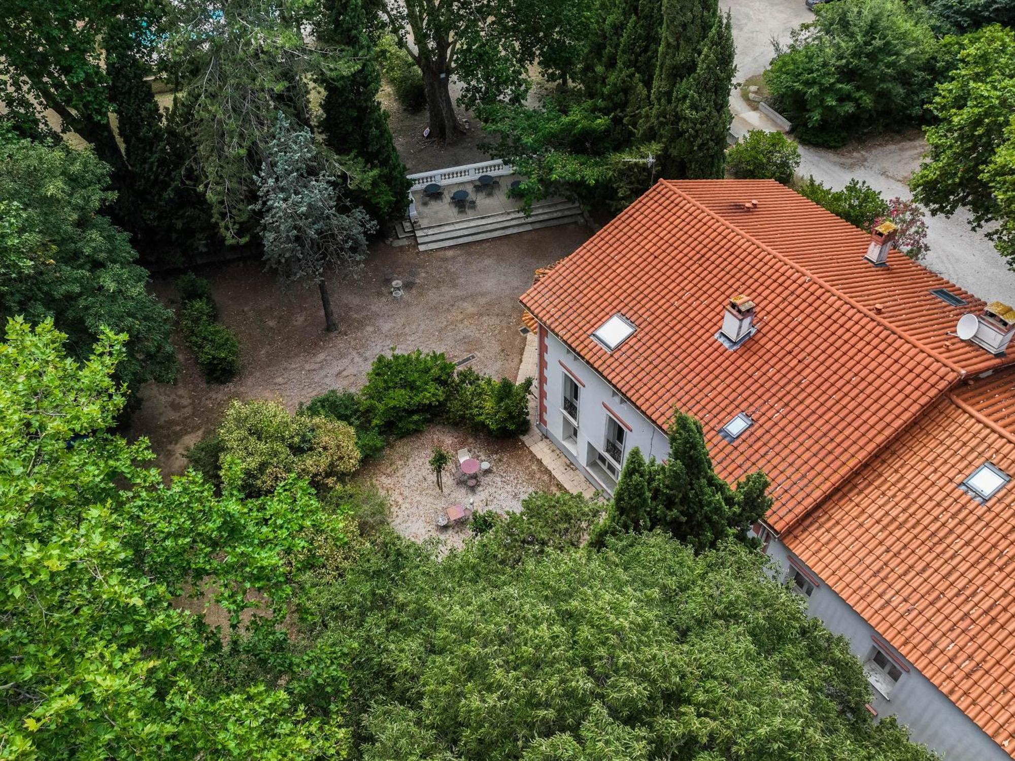 Domaine Castell De Bles Bed & Breakfast Saint-Génis Exterior photo