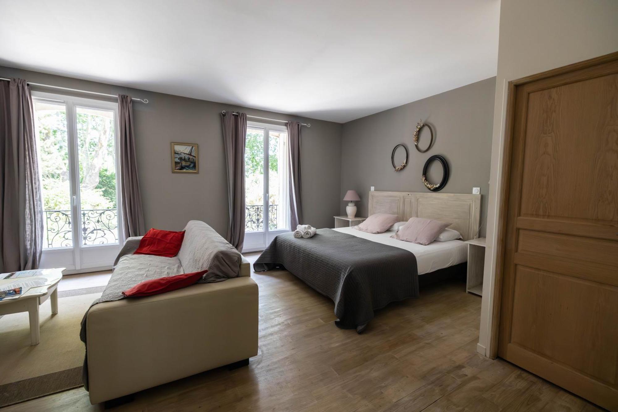 Domaine Castell De Bles Bed & Breakfast Saint-Génis Room photo