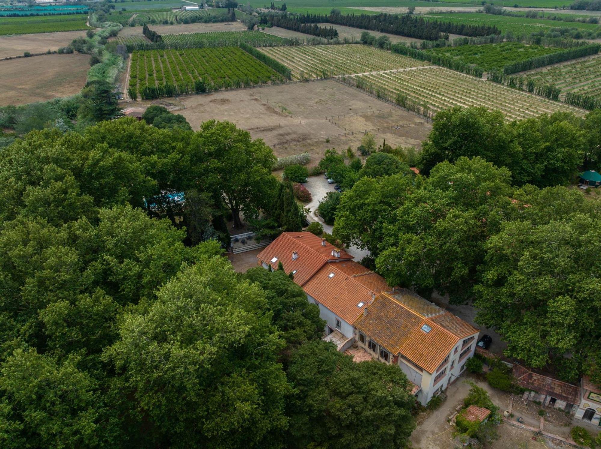 Domaine Castell De Bles Bed & Breakfast Saint-Génis Exterior photo