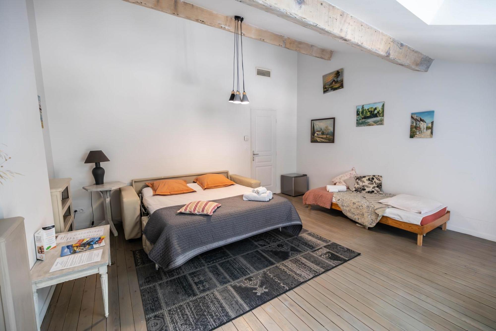 Domaine Castell De Bles Bed & Breakfast Saint-Génis Room photo