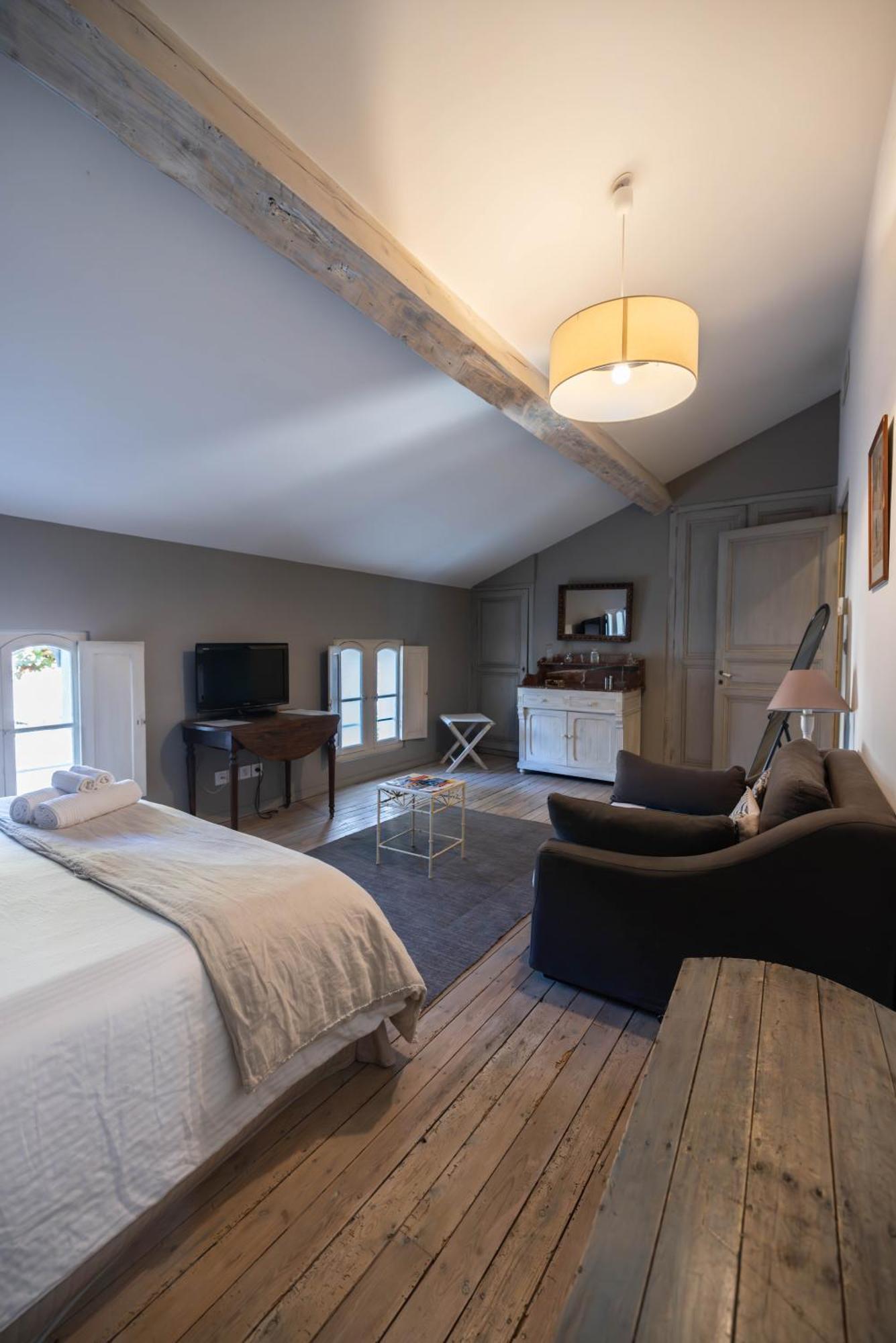 Domaine Castell De Bles Bed & Breakfast Saint-Génis Room photo